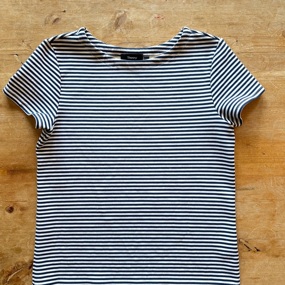 Theory Fitted Ribbed Short Sleeve Tee in White and Blue